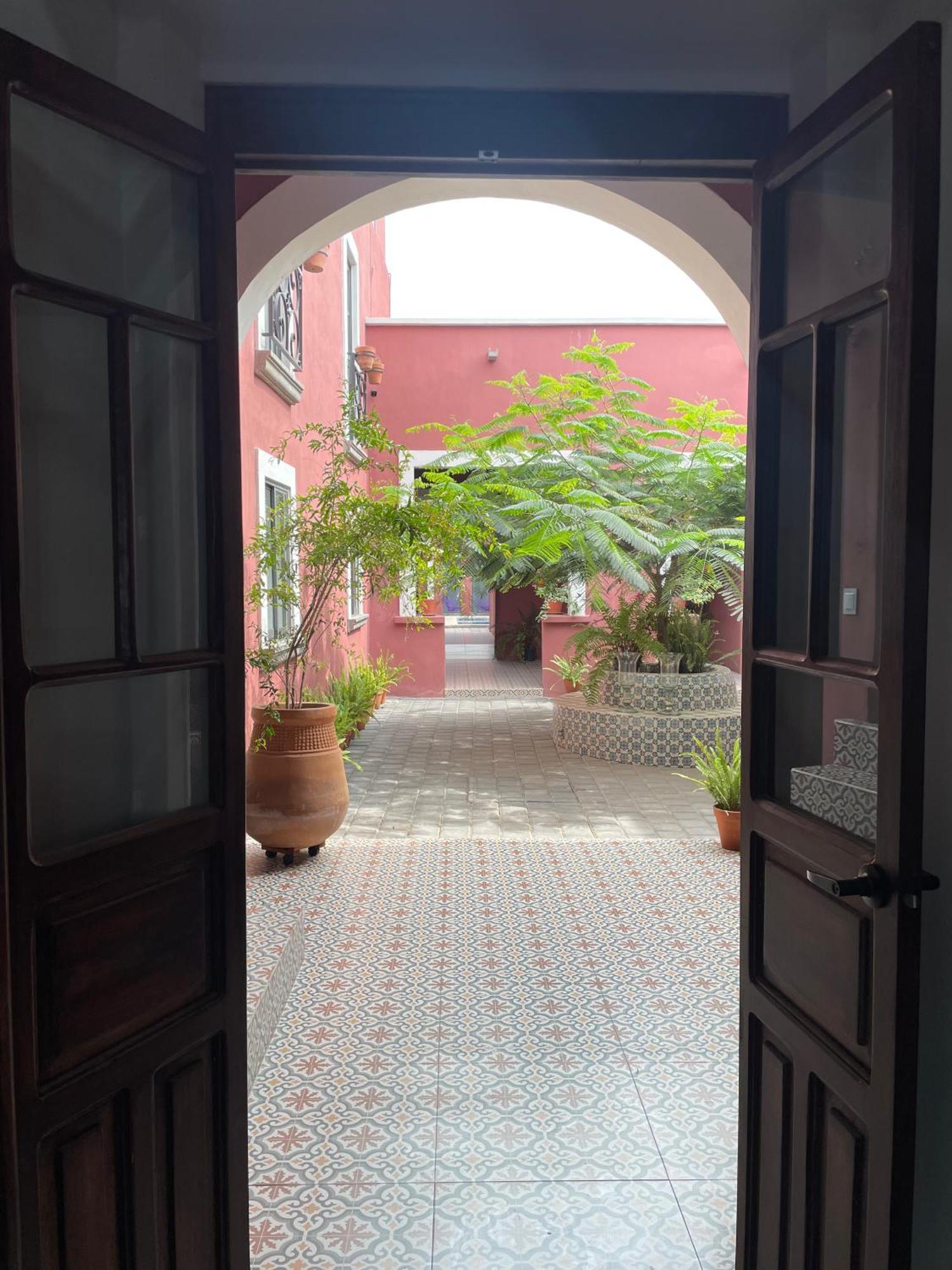 Quinta La Perla Hostel Guadalajara Bagian luar foto