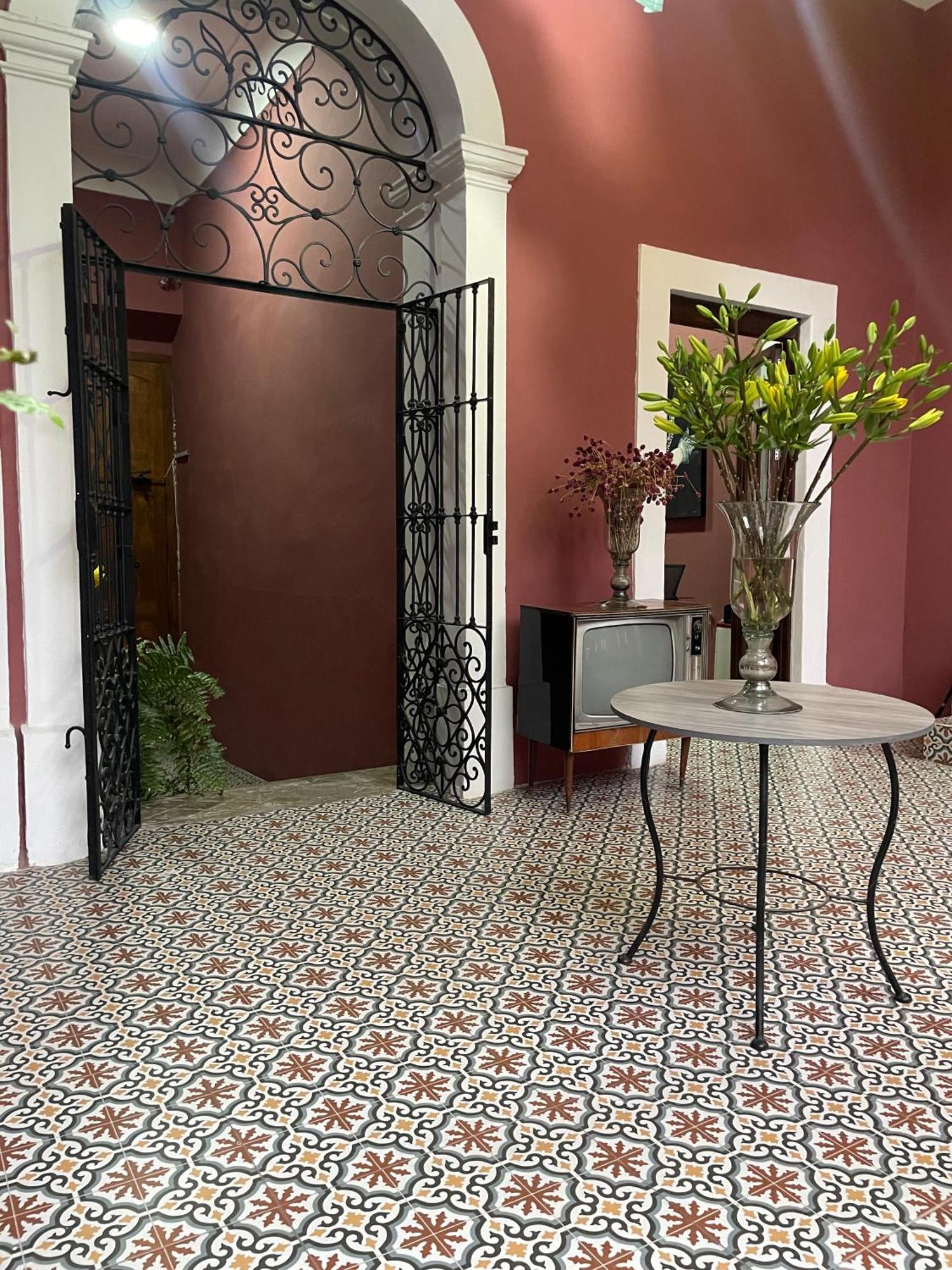 Quinta La Perla Hostel Guadalajara Bagian luar foto