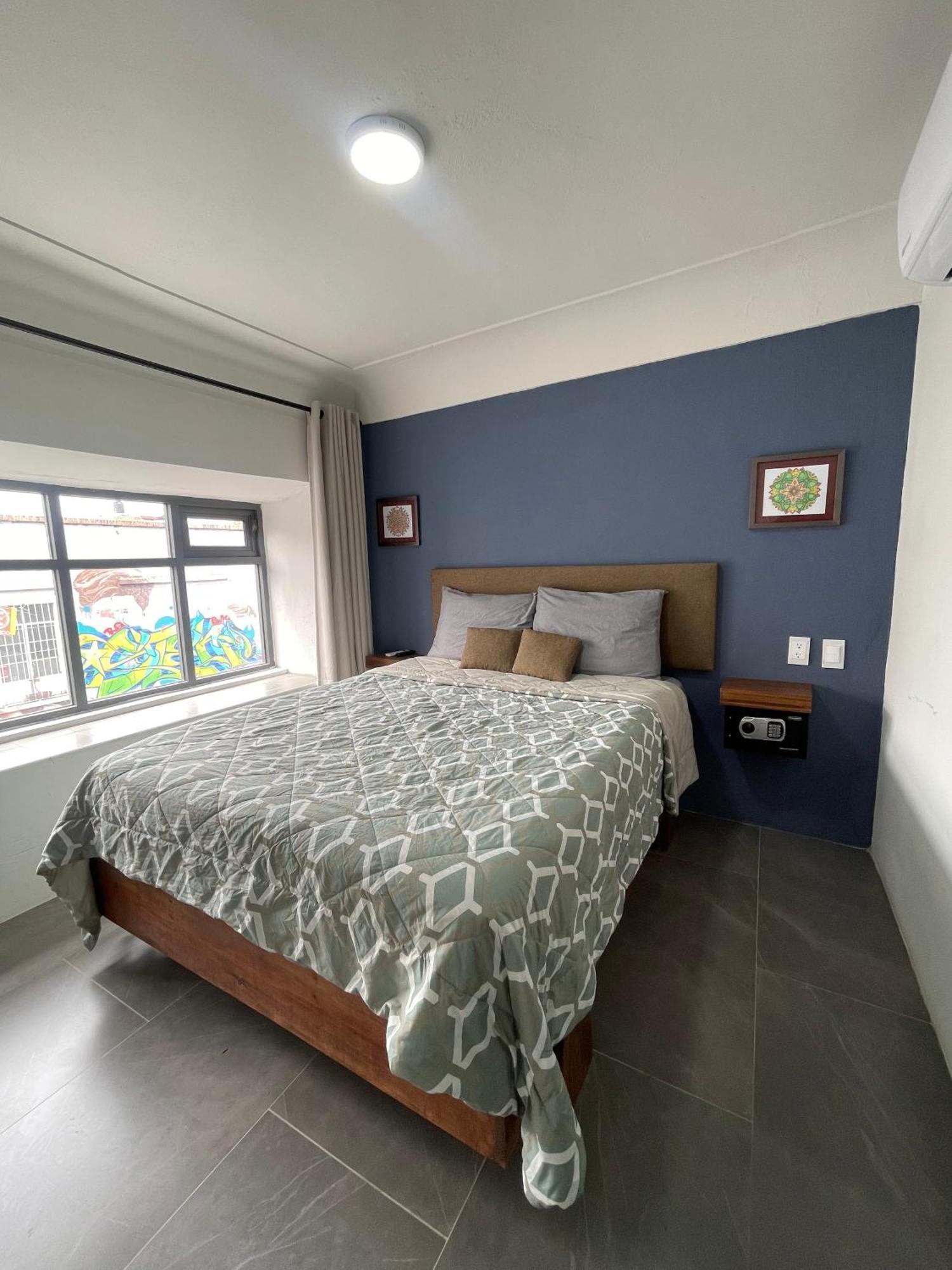 Quinta La Perla Hostel Guadalajara Bagian luar foto