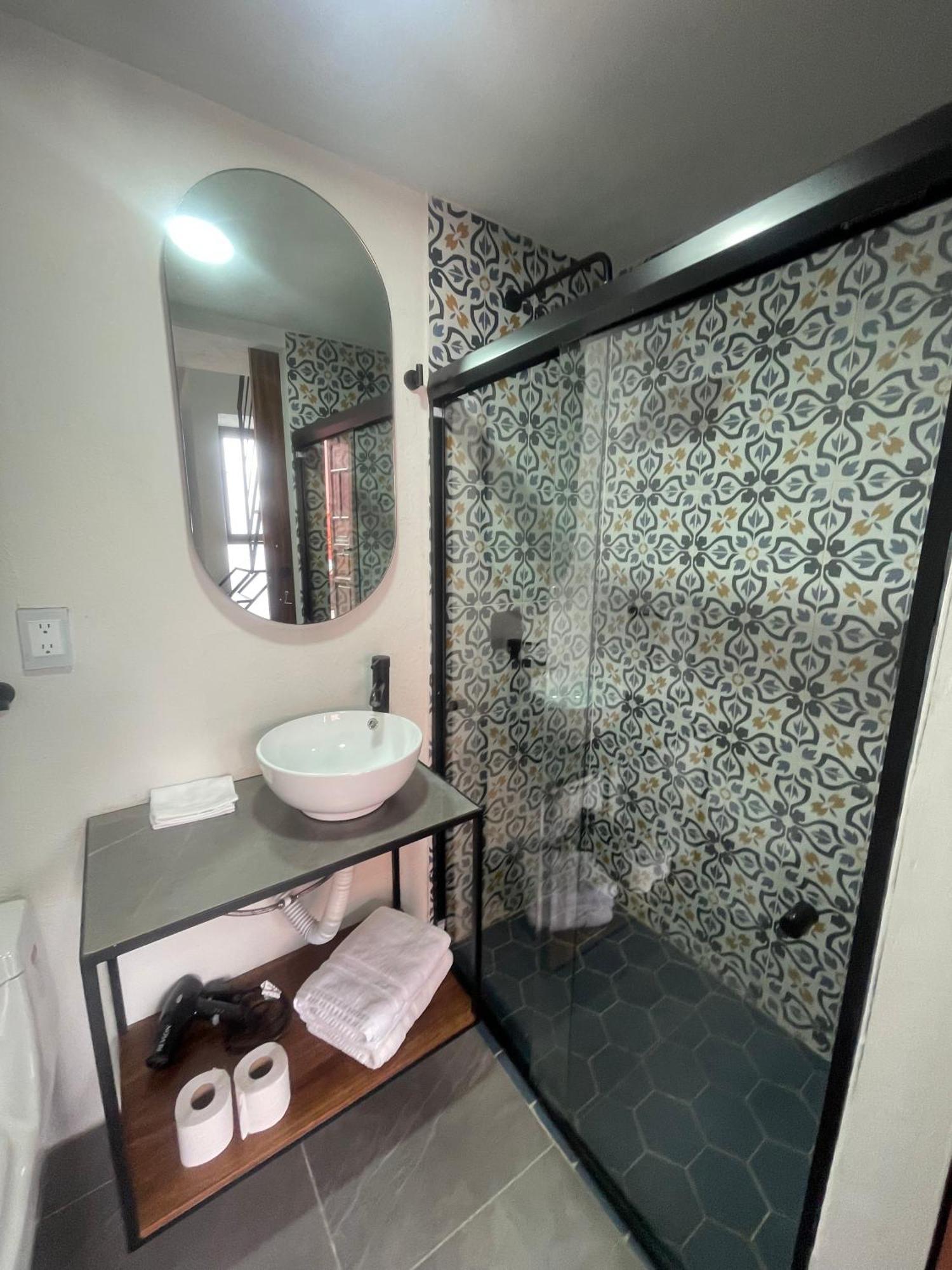 Quinta La Perla Hostel Guadalajara Bagian luar foto