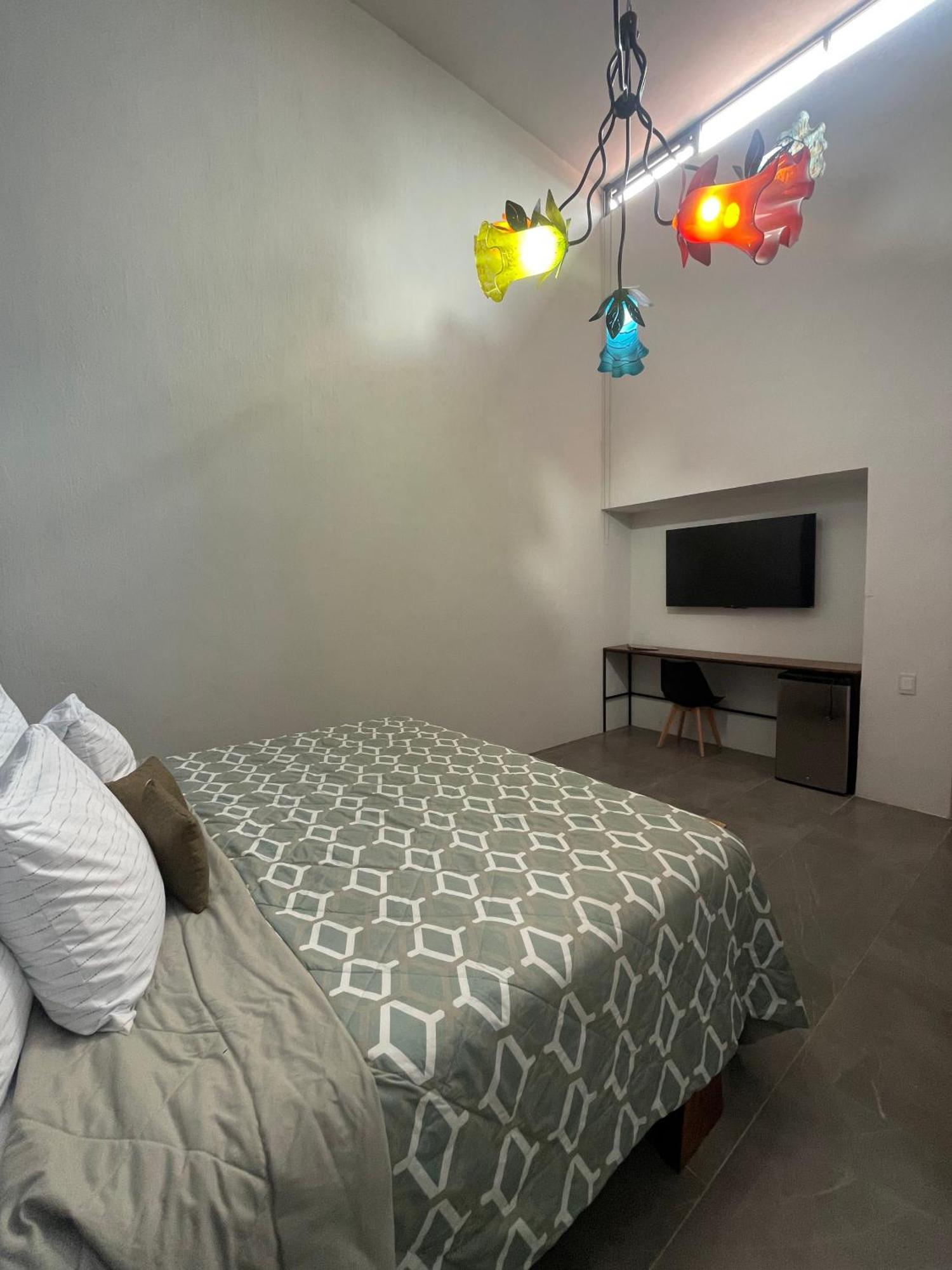 Quinta La Perla Hostel Guadalajara Bagian luar foto