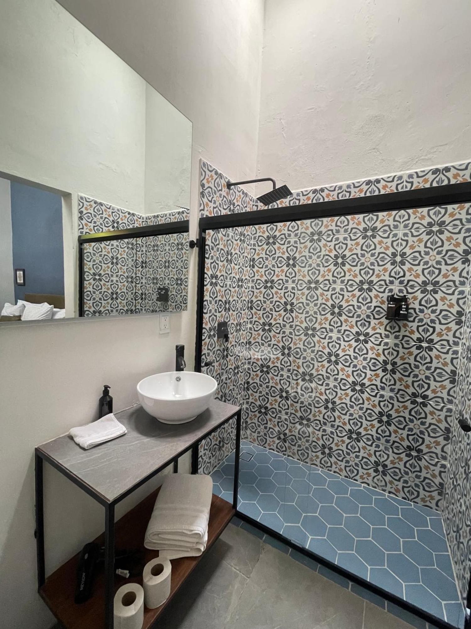 Quinta La Perla Hostel Guadalajara Bagian luar foto