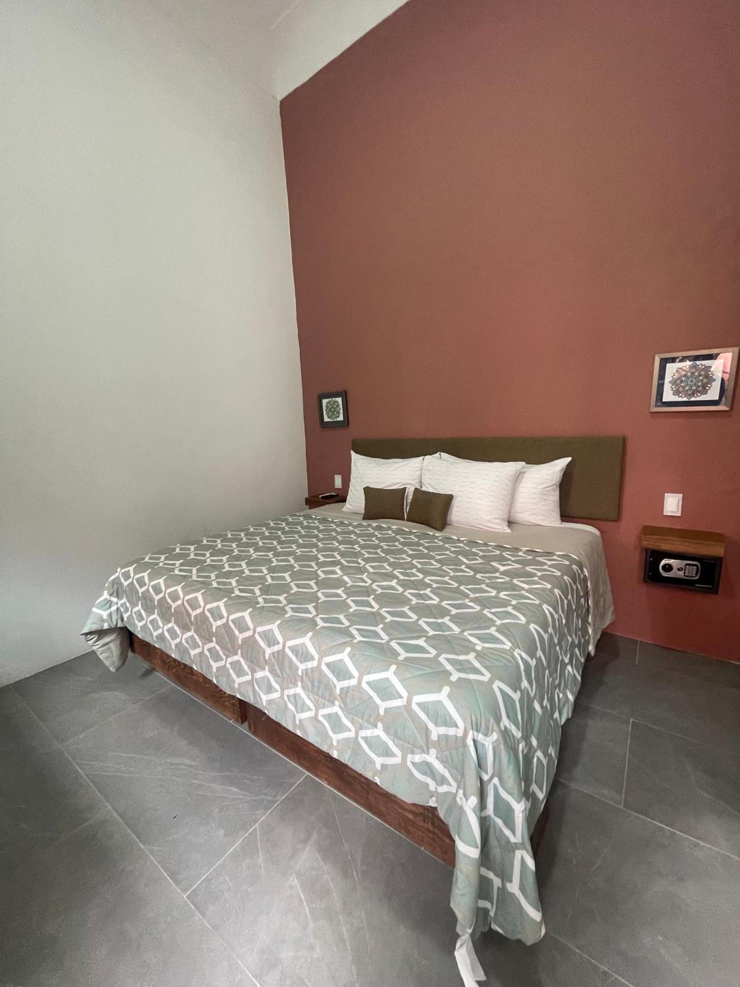 Quinta La Perla Hostel Guadalajara Bagian luar foto