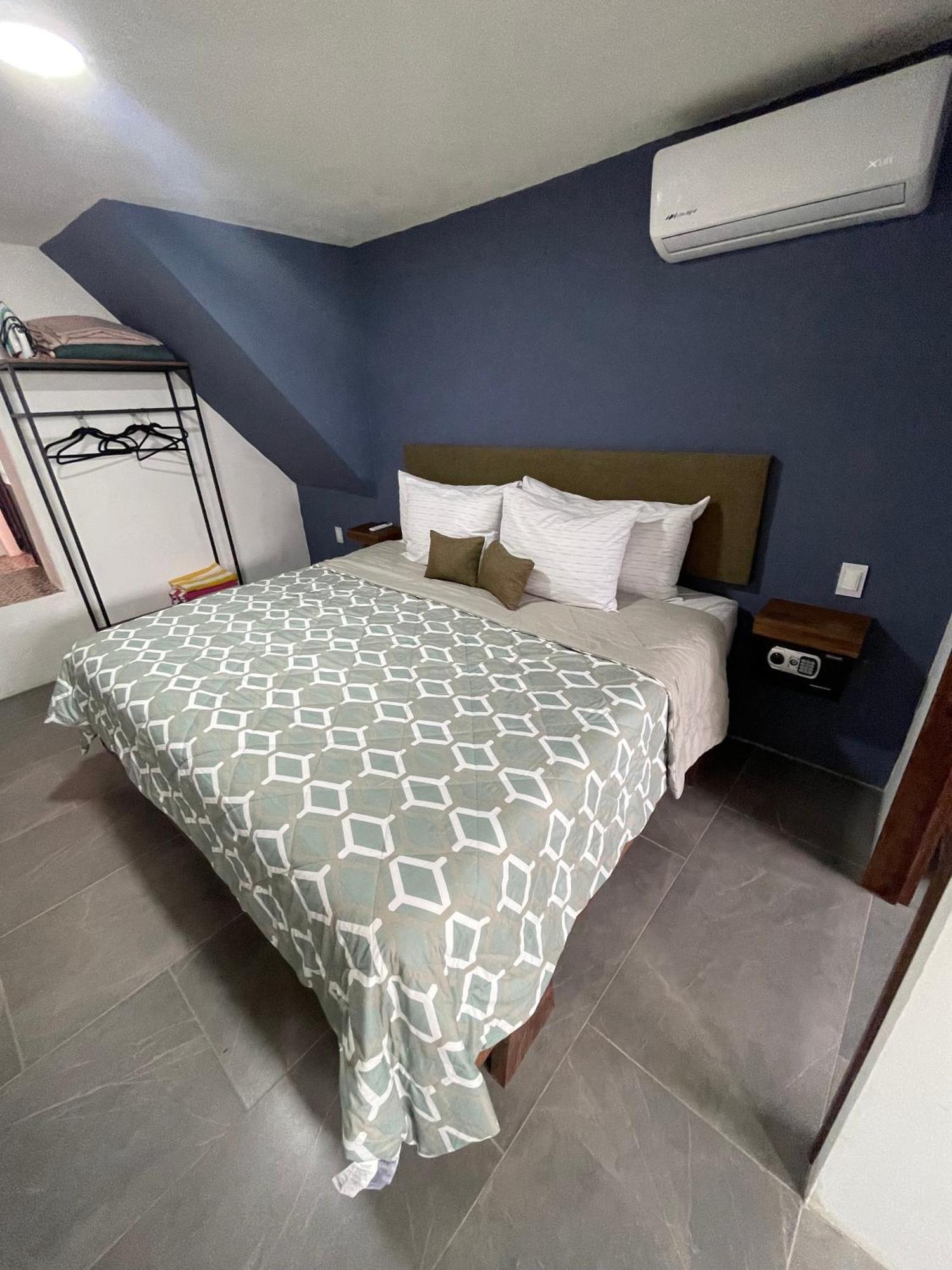 Quinta La Perla Hostel Guadalajara Bagian luar foto